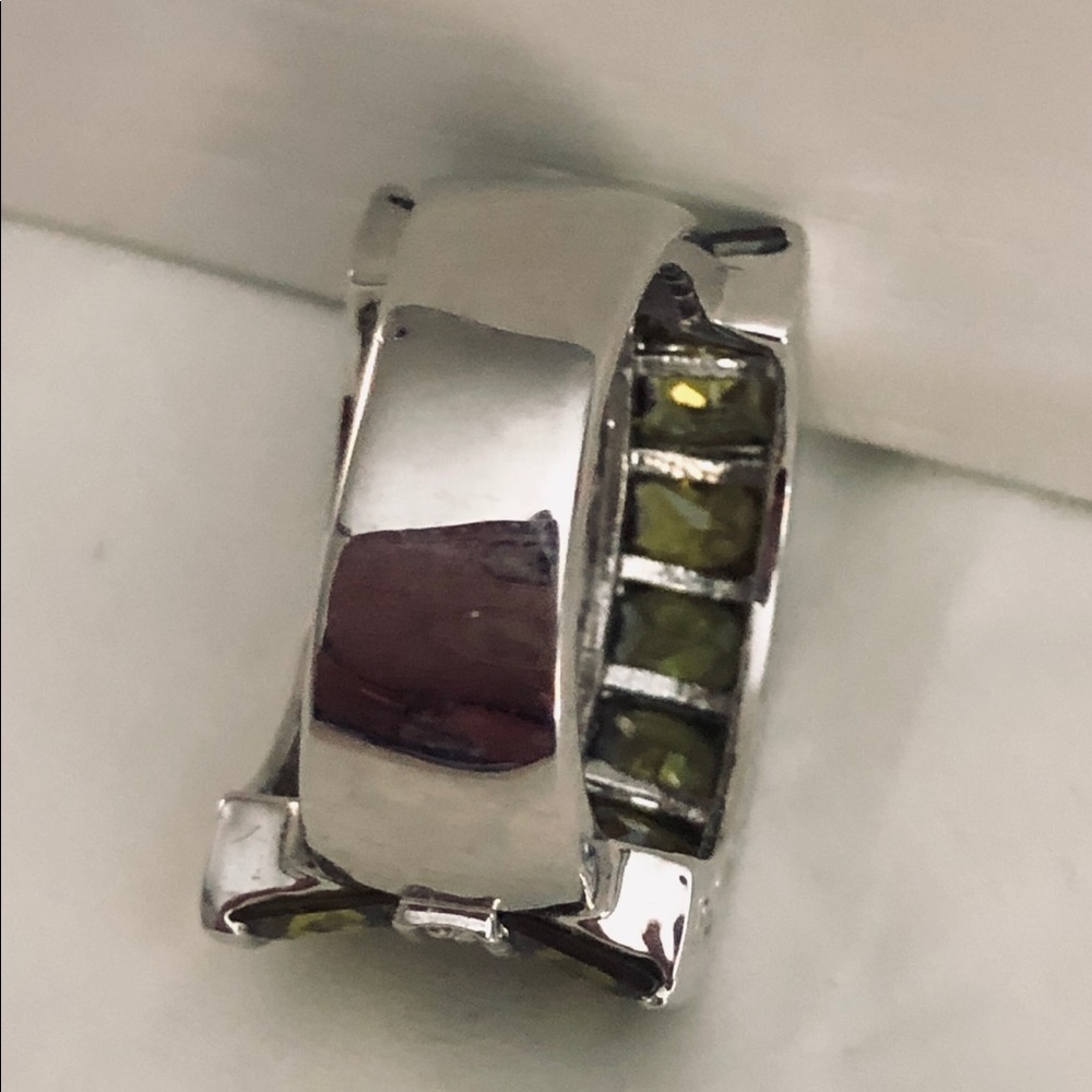 Ring - Picture 2 of 2